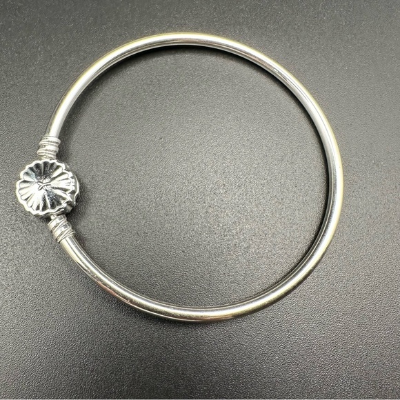 Pandora Moments Sparkling Snowflake Clasp Bangle, S925 Sterling Silver - Picture 13 of 13